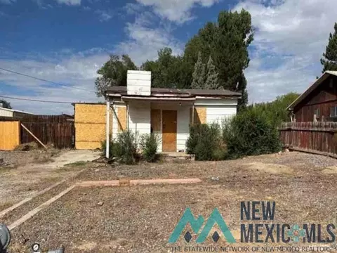 2301 N Huntzinger Ave, Farmington, NM 87401