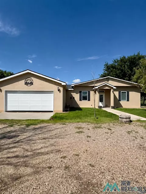 270 Peaceful Valley Rd, Roswell, NM 88201