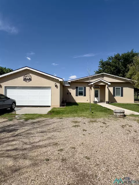 270 Peaceful Valley Rd, Roswell, NM 88201
