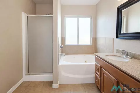 Bath - 3004 Elizabeth Ct, Clovis, NM 88101 photo 1 of 2