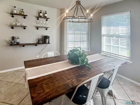 Dining - 2117 Northglen Dr, Clovis, NM 88101 photo 2 of 2