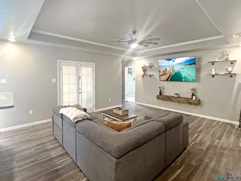 Living - 2117 Northglen Dr, Clovis, NM 88101 photo 1 of 3