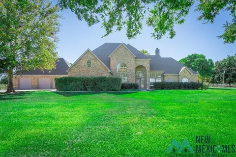 3894 E Hobson Rd, Roswell, NM 88203