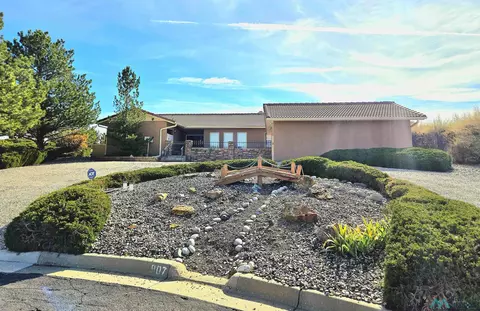 907 Plateau Cir, Gallup, NM 87301