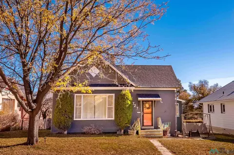 727 S 6th St, Raton, NM 87740