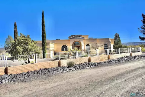 502 Hawthorne Blvd, Elephant Butte, NM 87935