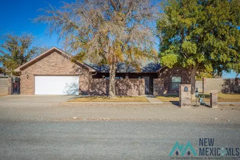 2602 Fairway Dr, Artesia, NM 88210