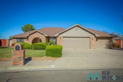 17 Granite Cir, Roswell, NM 88201