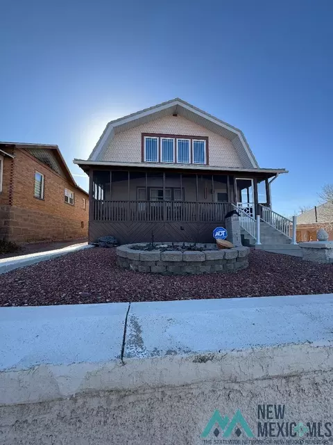108 E Hill Ave, Gallup, NM 87301
