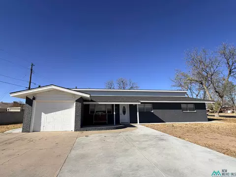 200 W Blanco Dr, Hobbs, NM 88240