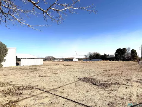 1002 W Castleberry Rd, Artesia, NM 88210