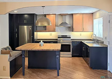 703 Julie Cir, Gallup, NM 87301
