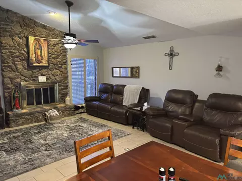 Living - 117 Fairway Ter N, Clovis, NM 88101 photo 1 of 1
