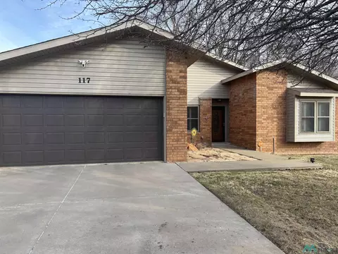 117 Fairway Ter N, Clovis, NM 88101