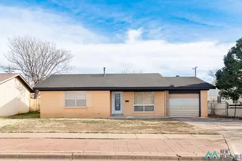 1821 Gerry Dr, Clovis, NM 88101