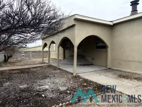 2736 Foothills Ave, Gallup, NM 87301