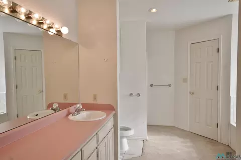 Bath - 1328 Concord, Clovis, NM 88101 photo 1 of 3