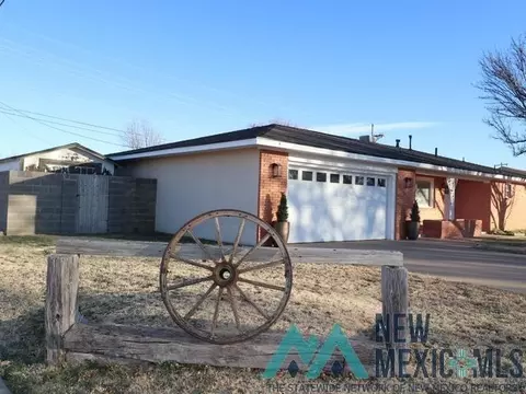 437 Sandy, Clovis, NM 88101 photo 2