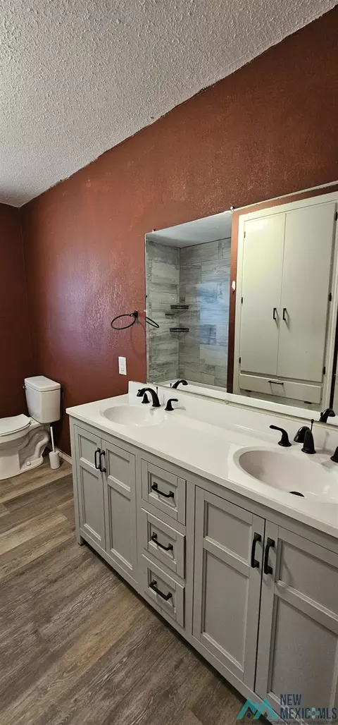 Bath - 1613 Sheldon St, Clovis, NM 88101 photo 2 of 3