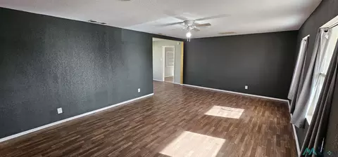Living - 1613 Sheldon St, Clovis, NM 88101 photo 2 of 3