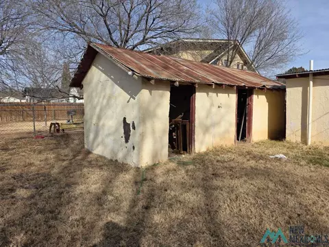 Exterior - 1212 Wallace St, Clovis, NM 88101 photo 2 of 4