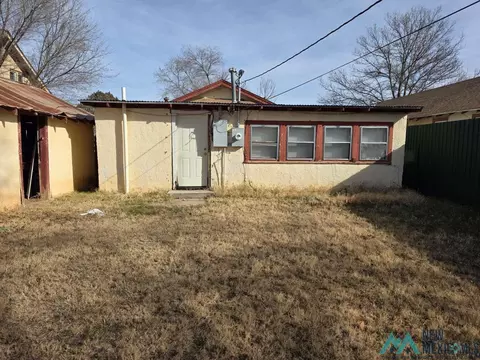 Exterior - 1212 Wallace St, Clovis, NM 88101 photo 3 of 4