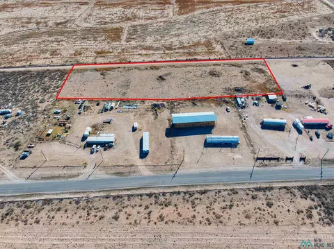 681 East Derrick Road, Carlsbad, NM 88220