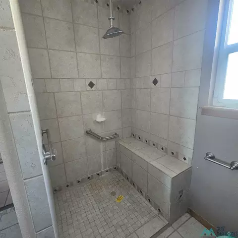 Bath - 1908 Weeden Dr, Clovis, NM 88101 photo 6 of 6