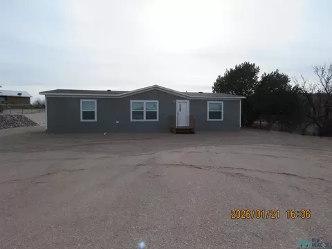 605 Hawthorne Dr, Elephant Butte, NM 87935