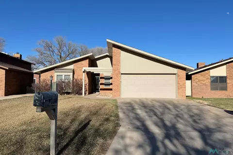 208 Lakeview Ter, Clovis, NM 88101