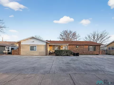 312 Twin Diamond Rd, Roswell, NM 88201