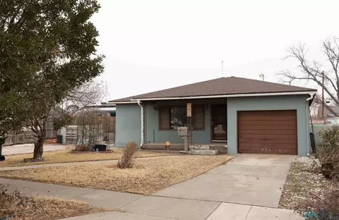 1034 N Edward St, Carlsbad, NM 88220
