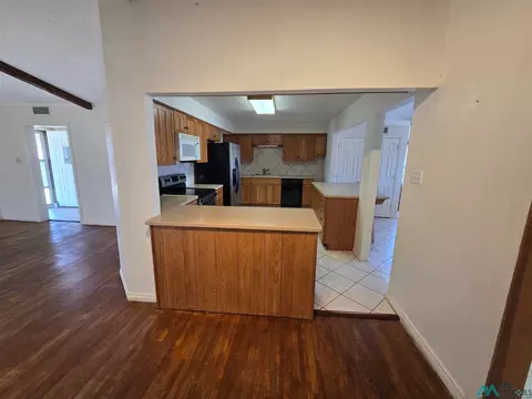 Kitchen - 2617 Axtell St, Clovis, NM 88101 photo 1 of 5