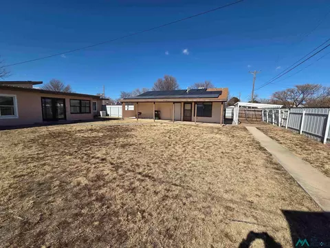 Exterior - 2617 Axtell St, Clovis, NM 88101 photo 8 of 19