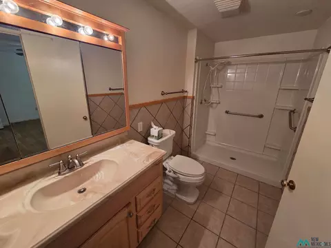 Bath - 2617 Axtell St, Clovis, NM 88101 photo 1 of 5