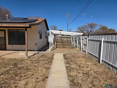 Exterior - 2617 Axtell St, Clovis, NM 88101 photo 14 of 19