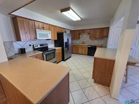 Kitchen - 2617 Axtell St, Clovis, NM 88101 photo 2 of 5