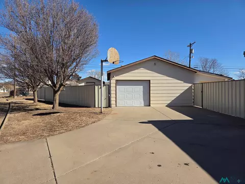 Exterior - 2617 Axtell St, Clovis, NM 88101 photo 6 of 19