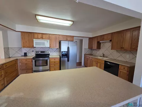 Kitchen - 2617 Axtell St, Clovis, NM 88101 photo 4 of 5