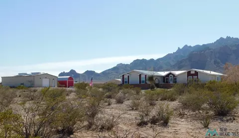 8530 Capitol Dome Rd SE, Deming, NM 88030