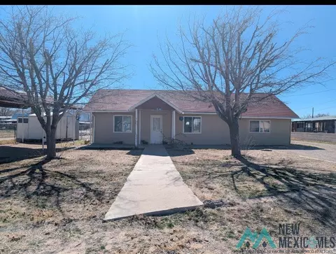 608 Del Rio St, Williamsburg, NM 87942