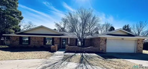 504 E 17th Ln, Portales, NM 88130