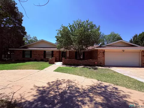 504 E 17th Ln, Portales, NM 88130