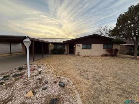 2517 N Breckon Dr, Hobbs, NM 88240