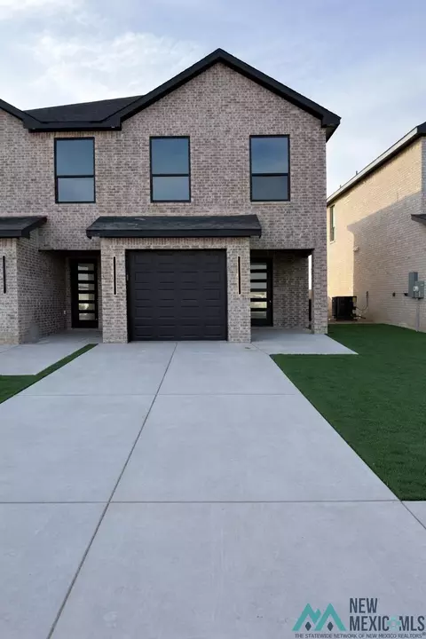 2909 N Platino Dr, Hobbs, NM 88240