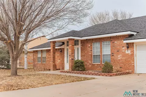 Exterior - 2312 Northglen Dr, Clovis, NM 88101 photo 3 of 4