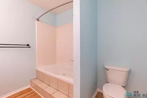 Bath - 2312 Northglen Dr, Clovis, NM 88101 photo 3 of 5