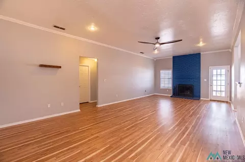 Living - 2312 Northglen Dr, Clovis, NM 88101 photo 2 of 4