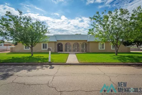 2417 W Cerro Rd, Artesia, NM 88210