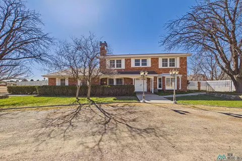 2806 W Country Club Rd, Roswell, NM 88201